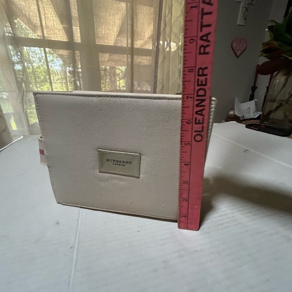 Burberry Cream Canvas Bag - Picture 8 of 9